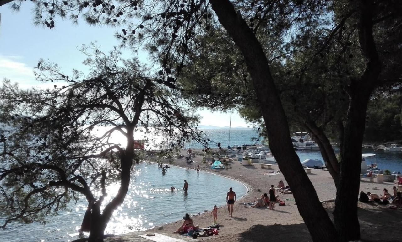 Miabella Resort Drage Bagian luar foto