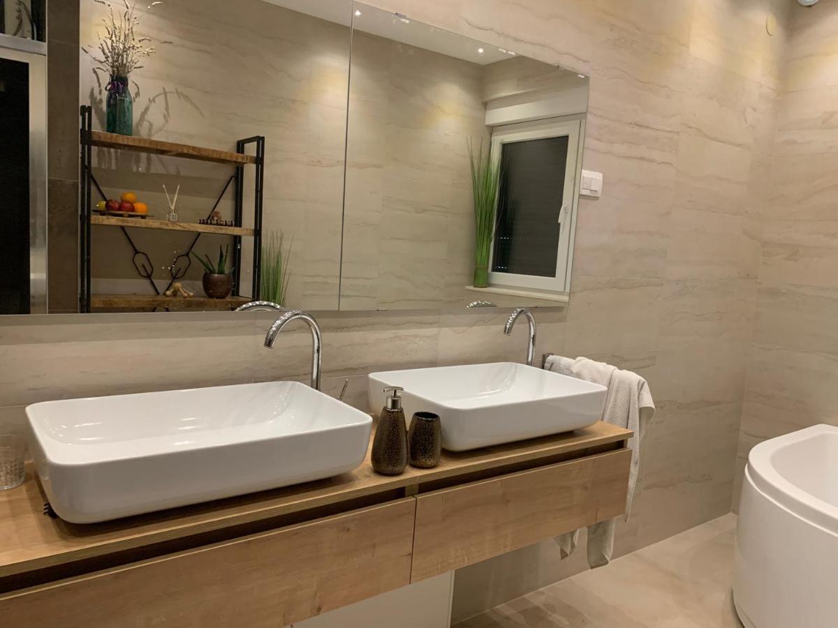 Miabella Resort Drage Bagian luar foto